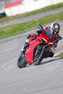 media/Jan-20-2023-Fastrack Riders (Fri) [[f2ad32aba3]]/Private/session 4 turn 6/